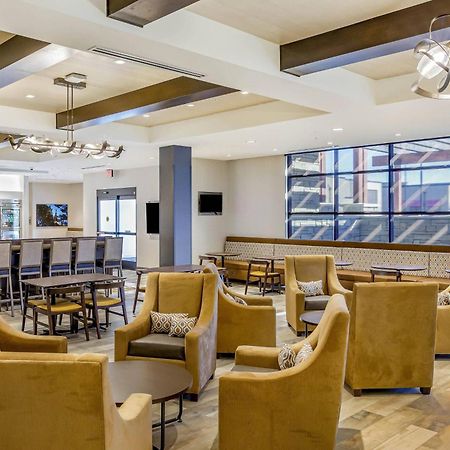 Springhill Suites By Marriott Topeka Southwest Exteriör bild