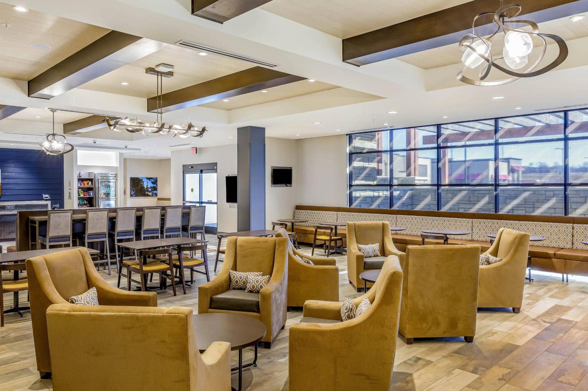 Springhill Suites By Marriott Topeka Southwest Exteriör bild