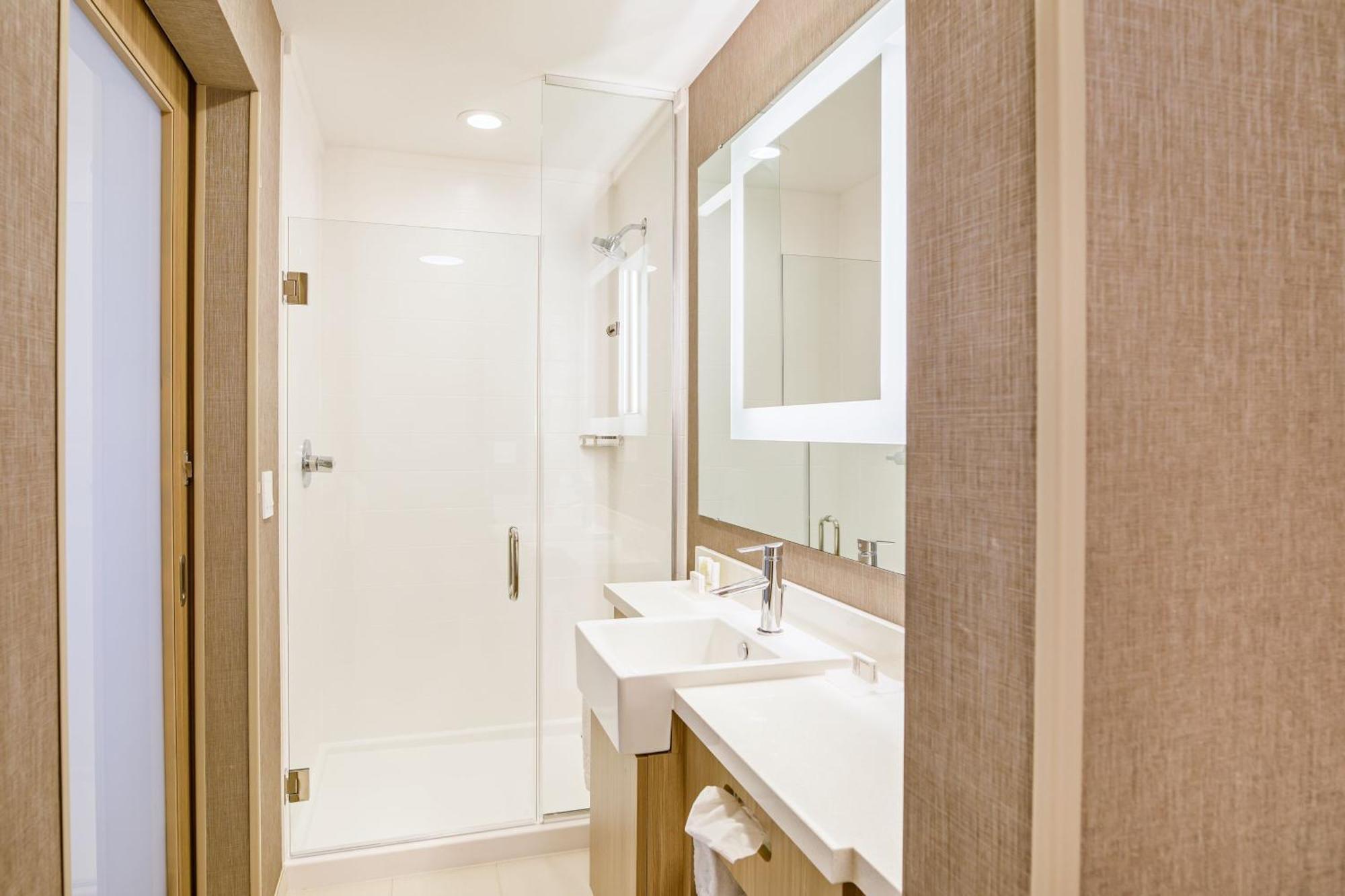Springhill Suites By Marriott Topeka Southwest Exteriör bild