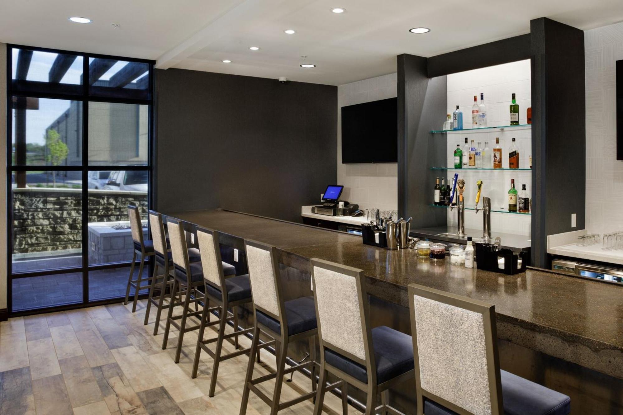 Springhill Suites By Marriott Topeka Southwest Exteriör bild